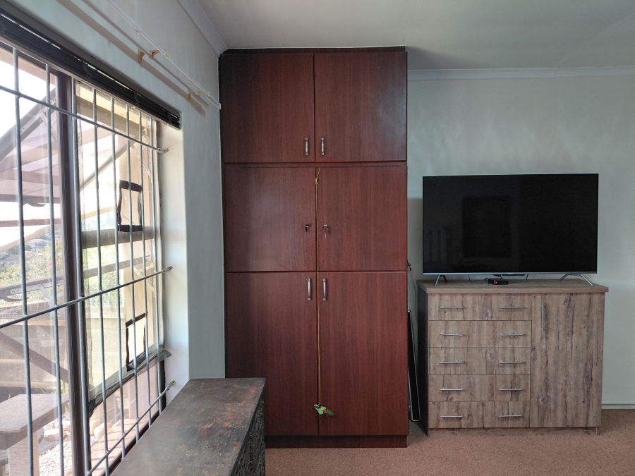 4 Bedroom Property for Sale in Heuwelkruin Eastern Cape